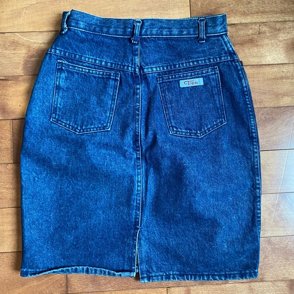 Vintage denim skirt. Perfect condition. - Picture 2 of 3